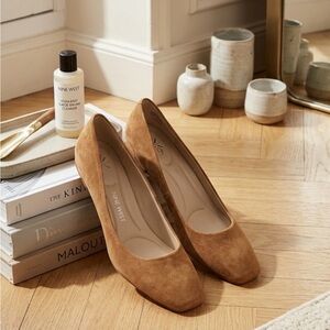 Nine West Women's suede Mustard Color Heels Shoes (size 6M)